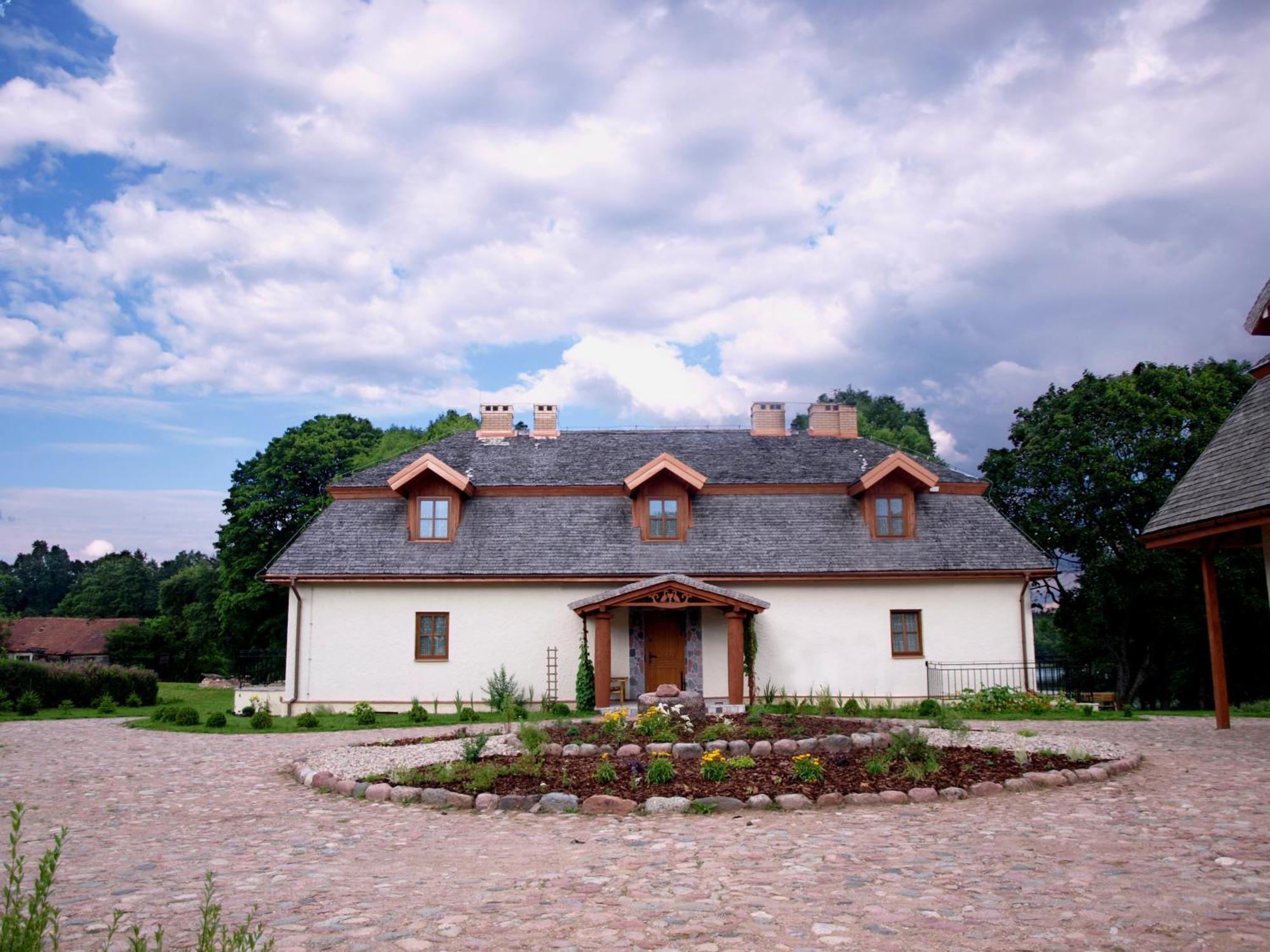 Folwark Hutta Penzion Mala Huta